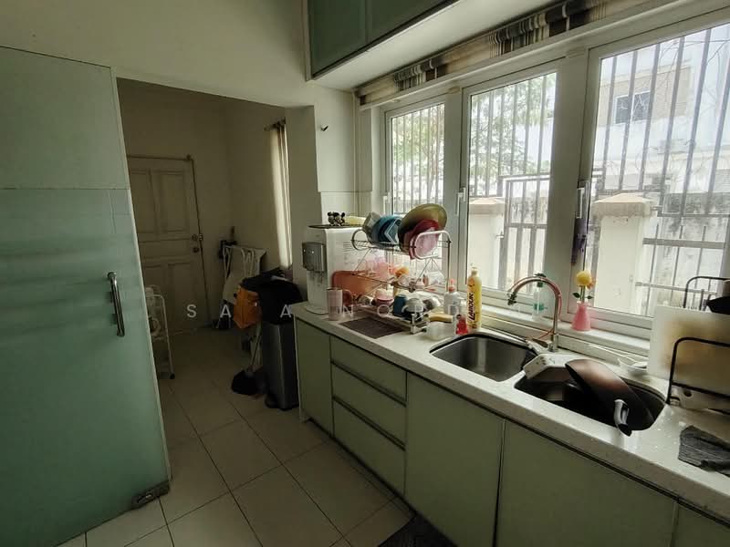 Rumah Teres 2 Tingkat untuk Dijual di D'alpinia (Puchong) - Sa'a Nordin - Kitchen - PropertyGuru.com.my