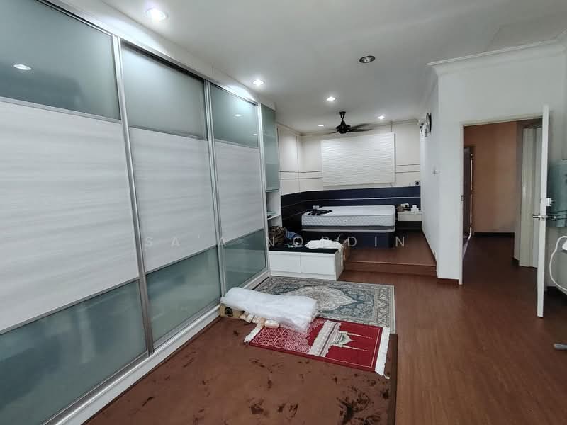 Rumah Teres 2 Tingkat untuk Dijual di D'alpinia (Puchong) - Sa'a Nordin - Bedroom - PropertyGuru.com.my