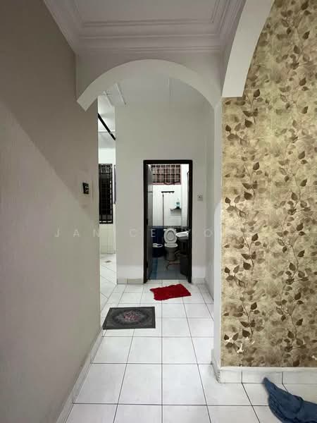 Rumah Teres 1.5 Tingkat untuk Disewa di Taman Perling (Perling) - Janice Yong - Corridor - PropertyGuru.com.my