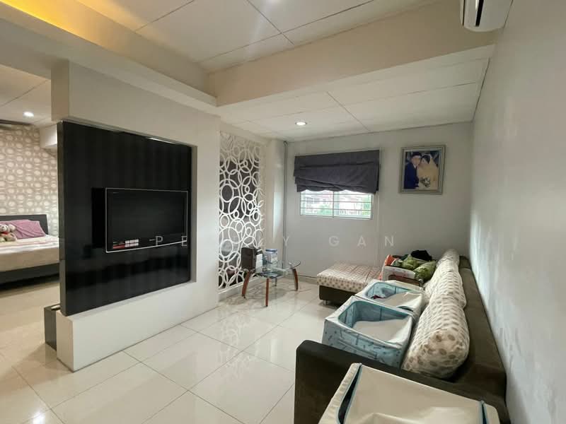 Rumah Teres 2 Tingkat untuk Dijual di SS19 (Subang Jaya) - Pearly Gan - Living Room - PropertyGuru.com.my