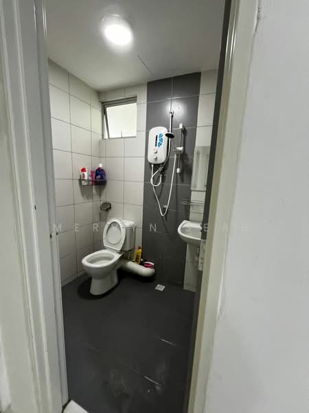 Flat for Sale at E Garden - Mervyn Seah - Bathroom - PropertyGuru.com.my