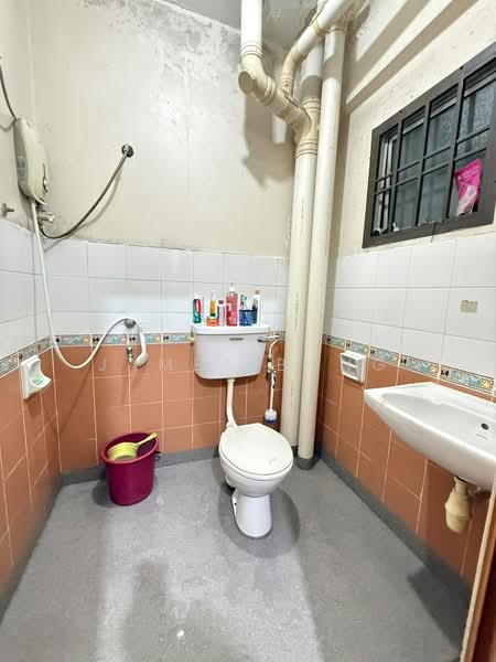 Apartment for Sale at Putri Ria Apartment - James Bong - Bathroom - PropertyGuru.com.my