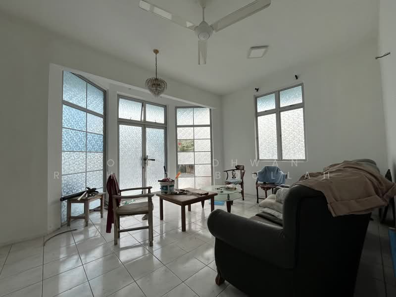 Semi-Detached House for Sale in Sepang (Selangor) - Mohd Ridhwan Richard Abdullah - Living Room - PropertyGuru.com.my