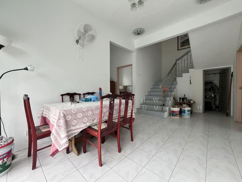 Semi-Detached House for Sale in Sepang (Selangor) - Mohd Ridhwan Richard Abdullah - Dining Room - PropertyGuru.com.my