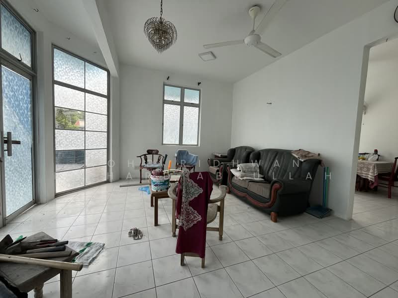 Semi-Detached House for Sale in Sepang (Selangor) - Mohd Ridhwan Richard Abdullah - Living Room - PropertyGuru.com.my