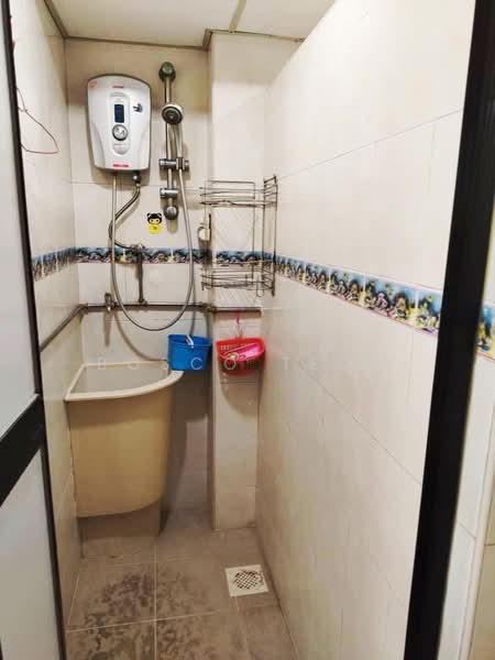 Pangsapuri untuk Disewa di Desa Green - Bosco Teoh - Bathroom - PropertyGuru.com.my