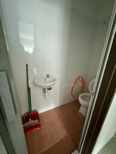 Kedai / Pejabat untuk Dijual di Kepong (Kuala Lumpur) - JK Leong - Bathroom - PropertyGuru.com.my