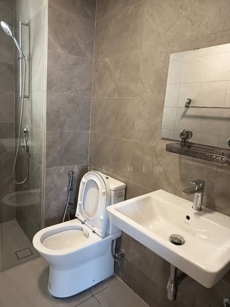 Kediaman Servis untuk Disewa di Quinn Residence - Jane Hew - Bathroom - PropertyGuru.com.my