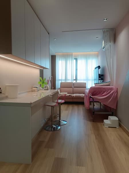 Servis Apartment untuk Dijual di Ritze Perdana 1 - Jack Hor - Living Room - PropertyGuru.com.my