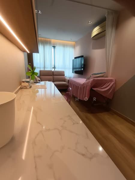Servis Apartment untuk Dijual di Ritze Perdana 1 - Jack Hor - Living Room - PropertyGuru.com.my
