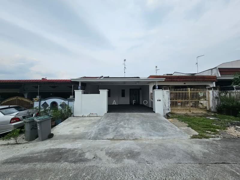 Rumah Teres 1 Tingkat untuk Dijual di Taman Ungku Tun Aminah (Skudai) - Alicia Fong - Exterior - PropertyGuru.com.my