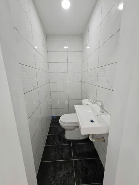 Rumah Teres 1 Tingkat untuk Dijual di Taman Ungku Tun Aminah (Skudai) - Alicia Fong - Bathroom - PropertyGuru.com.my