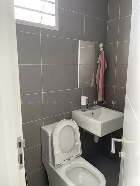 2-storey Terraced House for Sale in Taman Ara Sendayan (Bandar Sri Sendayan) - Sofia Hisham - Bathroom - PropertyGuru.com.my