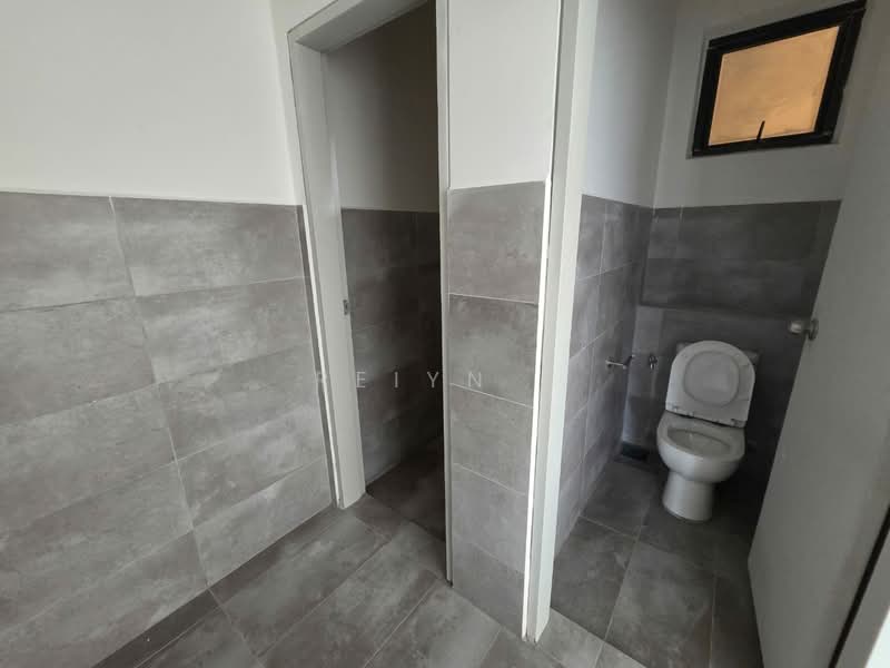 Shop for Rent in Setia Alam (Selangor) - Reiyn . - Bathroom - PropertyGuru.com.my