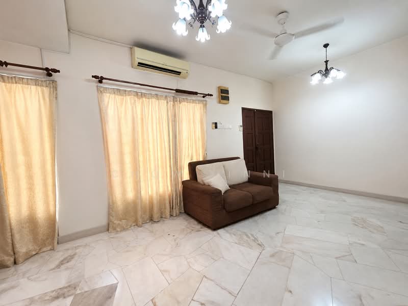 Rumah Teres 2 Tingkat untuk Dijual di Putra Permai (Subang Jaya) - CHOW XINNI - Living Room - PropertyGuru.com.my