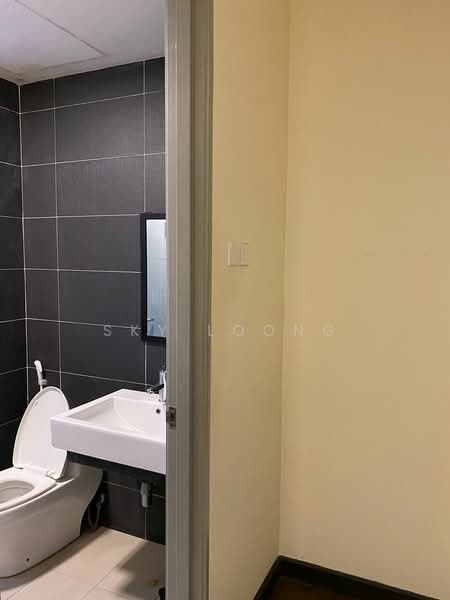 Condominium for Rent at Saville @ The Park - Sky Loong - Bathroom - PropertyGuru.com.my