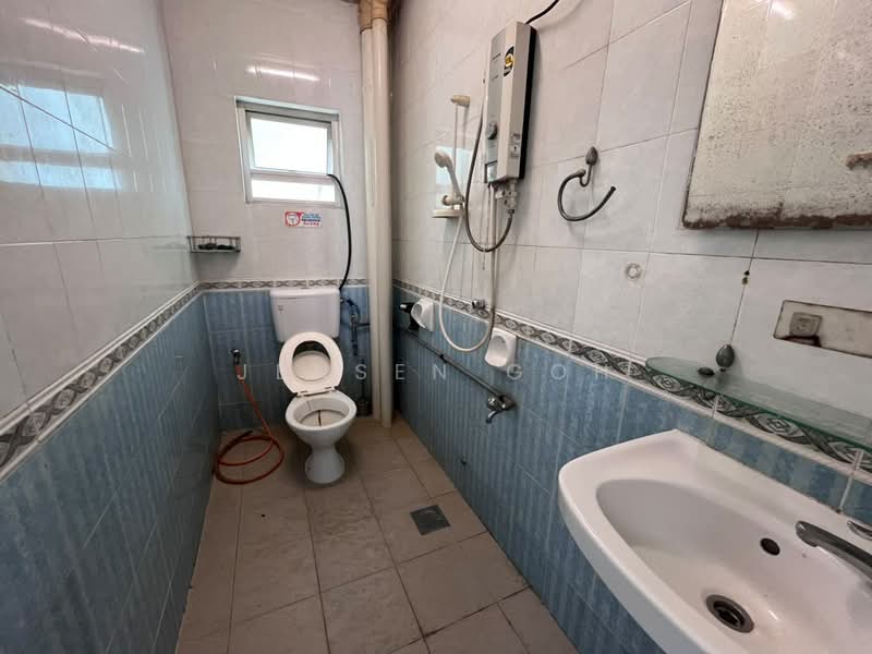 Pangsapuri untuk Dijual di Bistari Impian Apartment - Jensen Goh - Bathroom - PropertyGuru.com.my