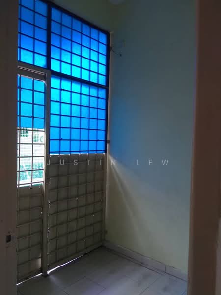 Rumah Teres untuk Dijual di Seremban 2 (Negeri Sembilan) - Justin Lew - Balcony - PropertyGuru.com.my