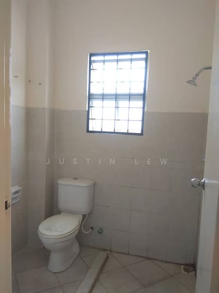 Rumah Teres untuk Dijual di Seremban 2 (Negeri Sembilan) - Justin Lew - Bathroom - PropertyGuru.com.my