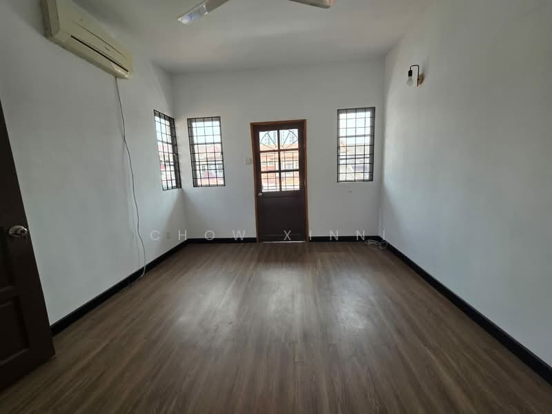 2-storey Terraced House for Sale in Usj 11 (Subang Jaya) - CHOW XINNI - Living Room - PropertyGuru.com.my