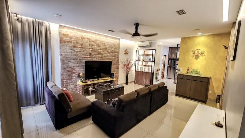 Semi-Detached House for Sale in Setia Alam (Selangor) - Eve Wong - Living Room - PropertyGuru.com.my