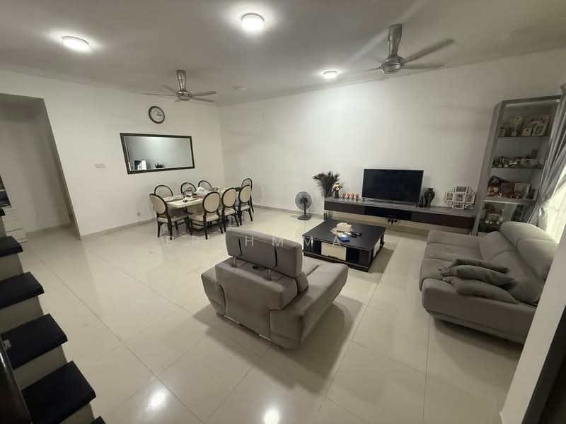 Rumah Banglo untuk Dijual di Taman Meranti Jaya (Puchong) - Brahmma . - Living Room - PropertyGuru.com.my