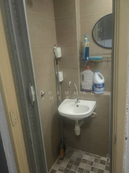 Apartment for Rent at Iris Apartment - Muhammad Amerul - Bathroom - PropertyGuru.com.my