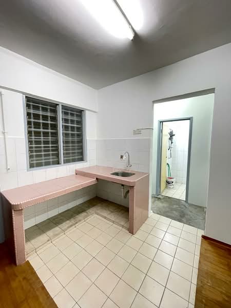 Apartment for Rent at Aman Putra Apartment - Vincent Lai - Kitchen - PropertyGuru.com.my
