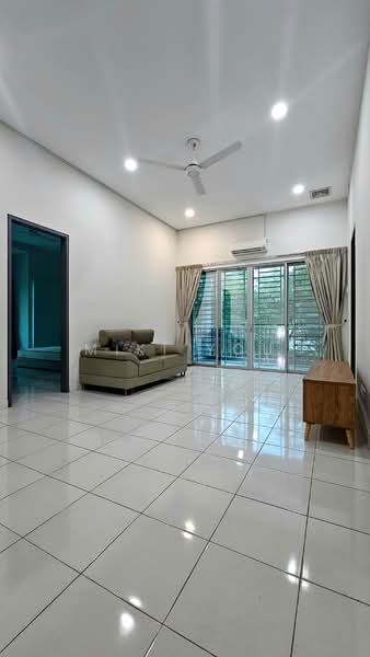 Rumah Teres 2 Tingkat untuk Dijual di Bandar Saujana Putra (Tanjong Duabelas) - Miki You - Living Room - PropertyGuru.com.my