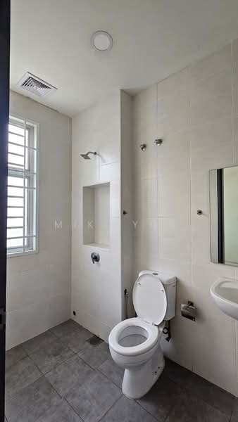 Rumah Teres 2 Tingkat untuk Dijual di Bandar Saujana Putra (Tanjong Duabelas) - Miki You - Bathroom - PropertyGuru.com.my