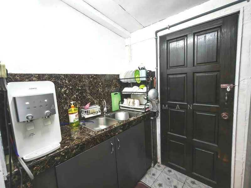 2-storey Terraced House for Sale in Bandar Puncak Alam (Puncak Alam) - Awie Shariman - Kitchen - PropertyGuru.com.my