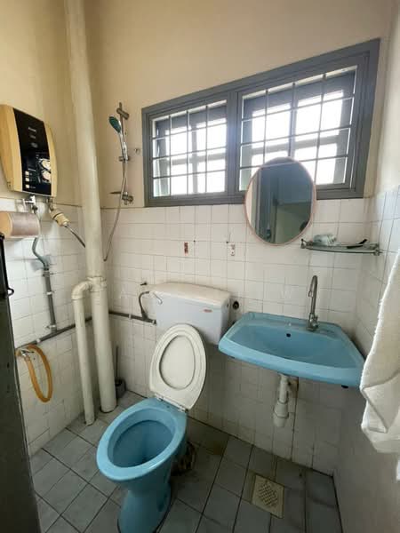 Pangsapuri untuk Dijual di Taman Daya Shop Apartment - Jack Liew - Bathroom - PropertyGuru.com.my