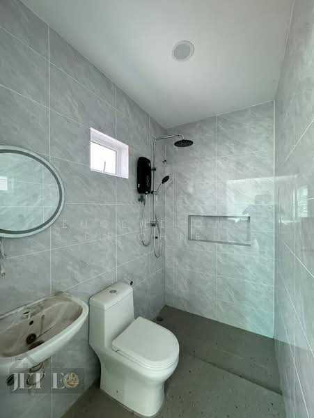 Rumah Teres 2 Tingkat untuk Dijual di Taman Seri Jaromas (Jenjarom) - Eugene Ong Eu chieh - Bathroom - PropertyGuru.com.my
