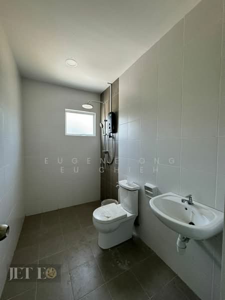 Rumah Teres 2 Tingkat untuk Dijual di Taman Seri Jaromas (Jenjarom) - Eugene Ong Eu chieh - Bathroom - PropertyGuru.com.my