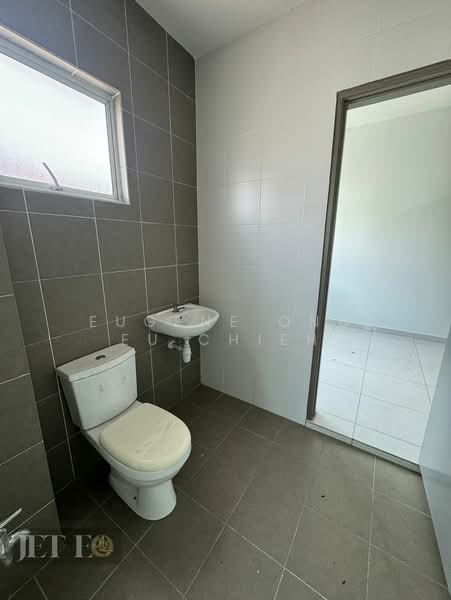 Rumah Teres 2 Tingkat untuk Dijual di Taman Seri Jaromas (Jenjarom) - Eugene Ong Eu chieh - Bathroom - PropertyGuru.com.my