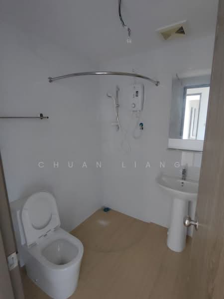 Servis Apartment untuk Dijual di Country Garden Central Park - Chuan Liang - Bathroom - PropertyGuru.com.my