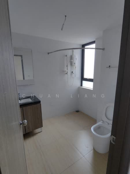 Servis Apartment untuk Dijual di Country Garden Central Park - Chuan Liang - Bathroom - PropertyGuru.com.my