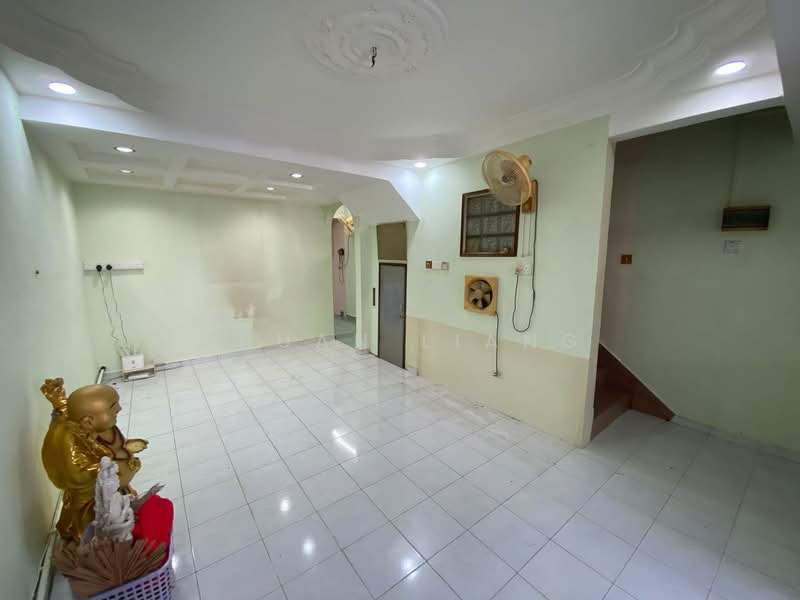 2-storey Terraced House for Sale in Taman Skudai Baru (Skudai) - Chuan Liang - Living Room - PropertyGuru.com.my