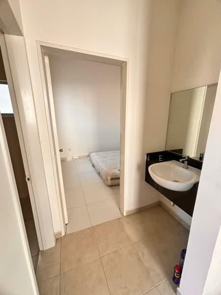 Rumah Berkembar untuk Dijual di Kota Emerald (Rawang) - Katherine Leong - Bathroom - PropertyGuru.com.my