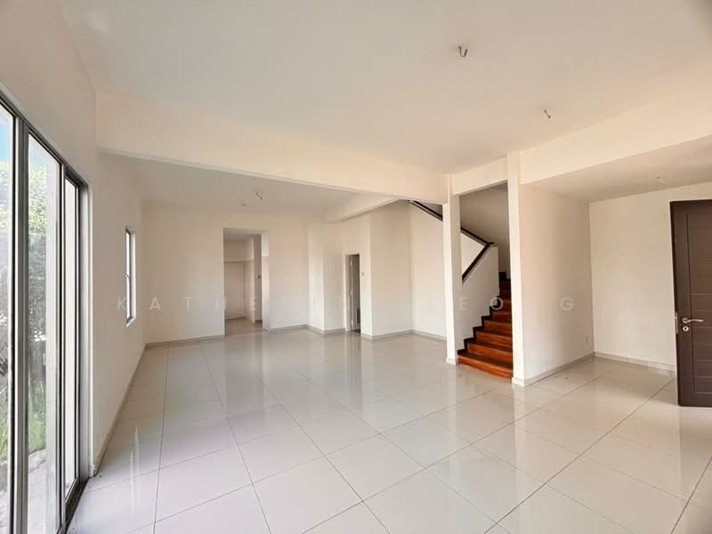 Rumah Berkembar untuk Dijual di Kota Emerald (Rawang) - Katherine Leong - Living Room - PropertyGuru.com.my