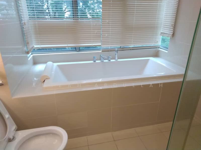 Service Residence for Rent at Suasana Bukit Ceylon / Raja Chulan Residences - Anizah Abdullah - Bathroom - PropertyGuru.com.my