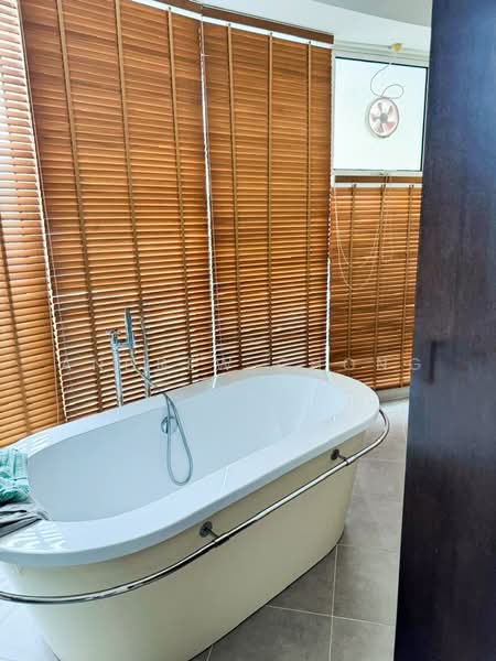 Kondominium untuk Disewa di Gurney Paragon - Andrew Chong - Bathroom - PropertyGuru.com.my