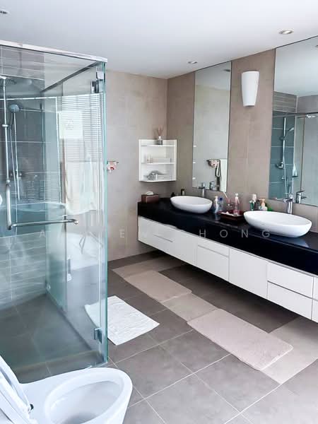 Kondominium untuk Disewa di Gurney Paragon - Andrew Chong - Bathroom - PropertyGuru.com.my