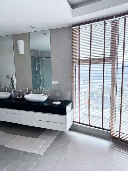 Kondominium untuk Disewa di Gurney Paragon - Andrew Chong - Bathroom - PropertyGuru.com.my