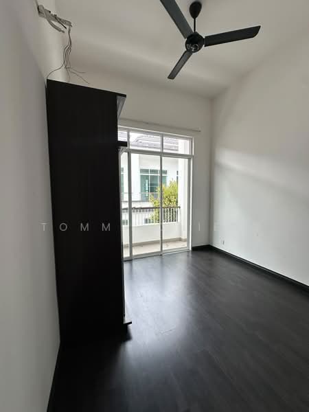 Rumah Teres 2 Tingkat untuk Disewa di Eco Majestic (Semenyih) - TOMMY CHIENG - Balcony - PropertyGuru.com.my