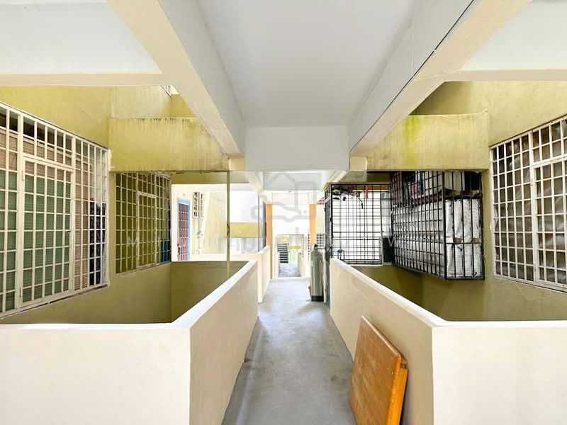 Pangsapuri untuk Dijual di Pangsapuri Cemara - Mimie Nawawi - Corridor - PropertyGuru.com.my