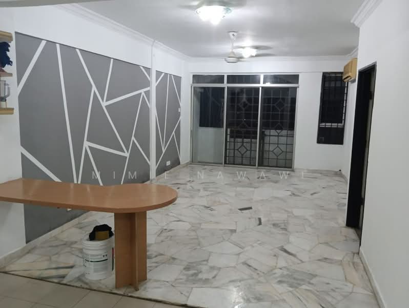 Pangsapuri untuk Dijual di Pangsapuri Cemara - Mimie Nawawi - Living Room - PropertyGuru.com.my