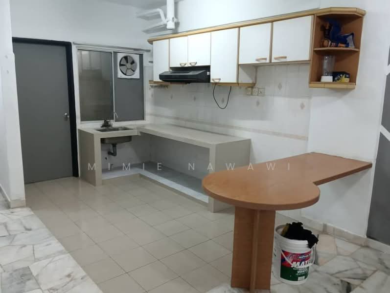 Pangsapuri untuk Dijual di Pangsapuri Cemara - Mimie Nawawi - Kitchen - PropertyGuru.com.my
