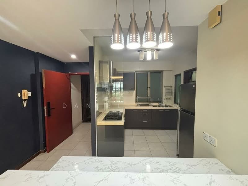 Pangsapuri untuk Disewa di Molek Pine 2 - Daniel Yong - Kitchen - PropertyGuru.com.my