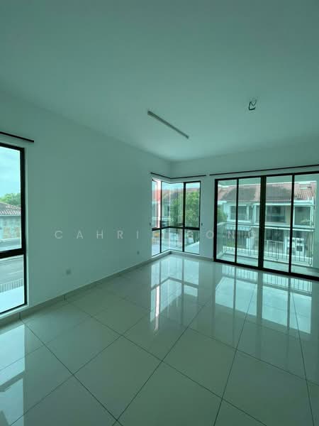 Rumah Teres 2-Tingkat untuk Dijual di Bandar Dato Onn (Tebrau) - Cahrie Bong - Living Room - PropertyGuru.com.my